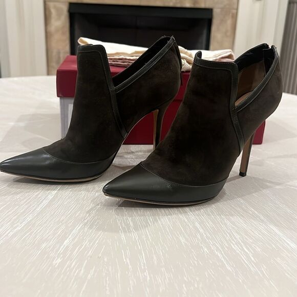 Salvatore Ferragamo Suede Heeled Booties Women's Size: 7.5 B - Picture 5 of 12